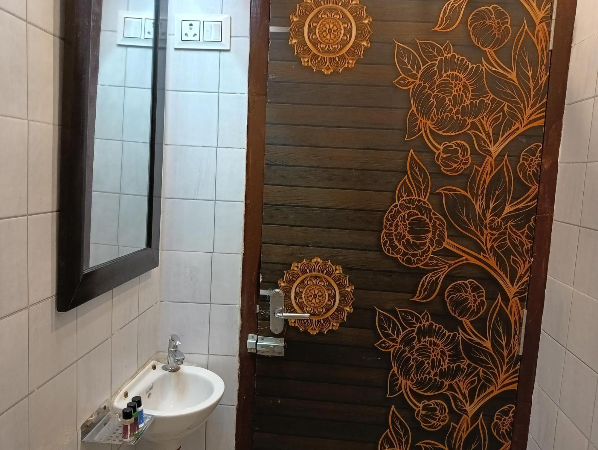 Hotel Nirvana Lakeside ウダイプル エクステリア 写真
