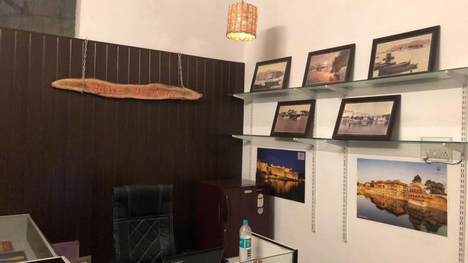 Hotel Nirvana Lakeside ウダイプル エクステリア 写真